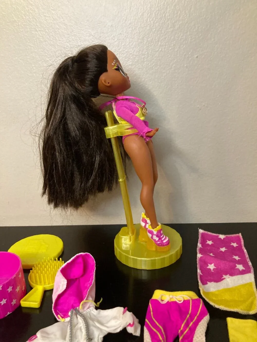 L.O.L. Surprise! OMG Sports Vault Queen Fashion Doll W/ Stand & Accessories